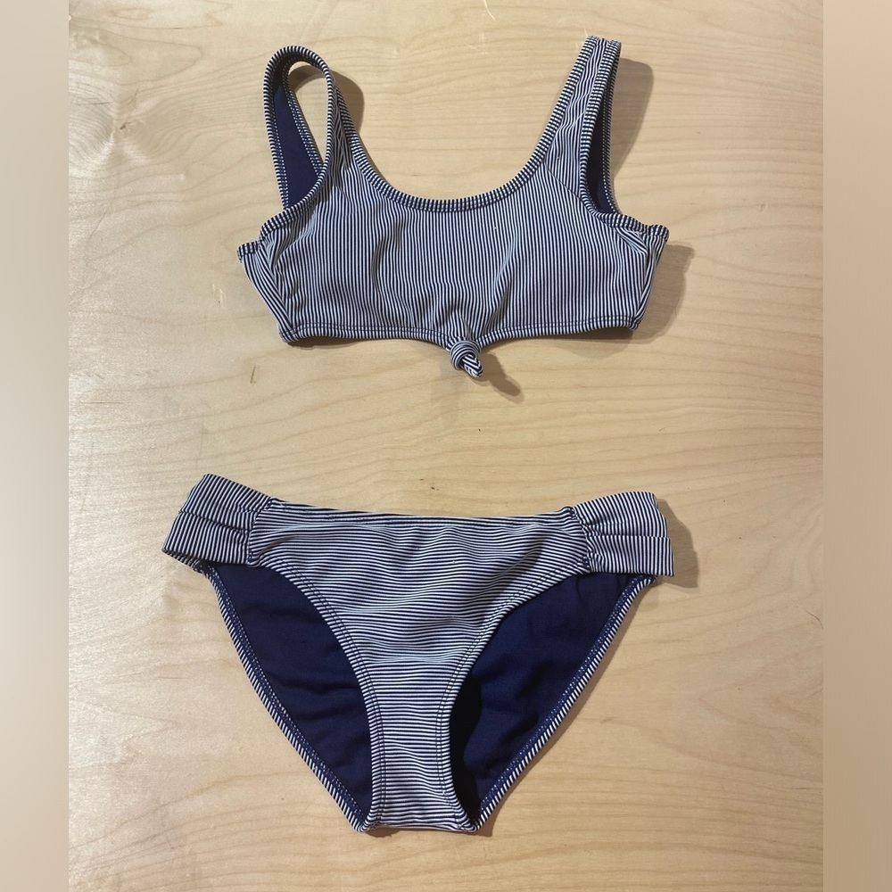 Island Soul Two Piece Swimsuit size Small (JI)